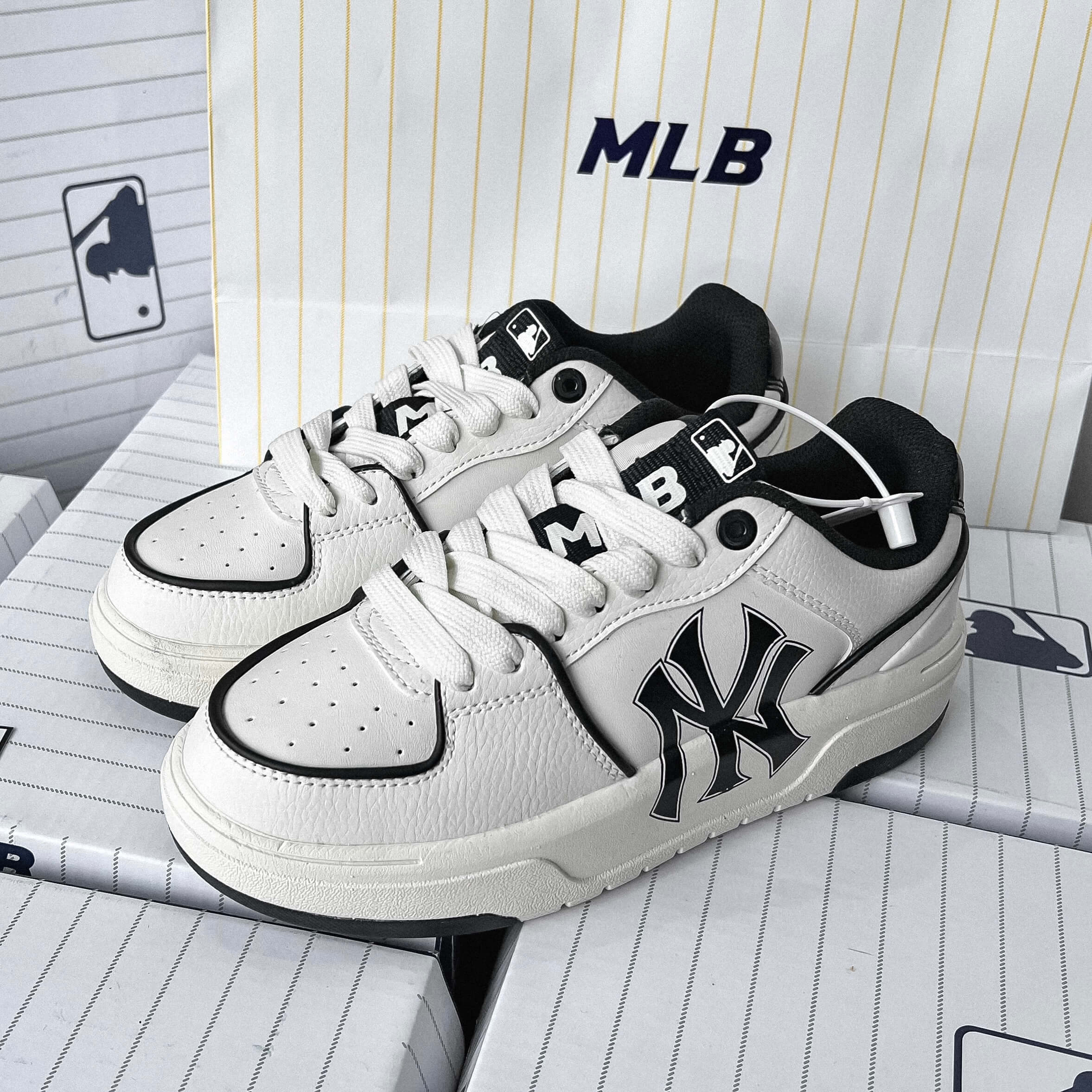 Giày MLB Chunky Liner NY Yankees Trắng Xám Siêu Cấp  N2K Sneaker